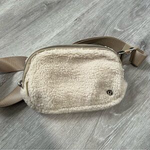 Lululemon fanny